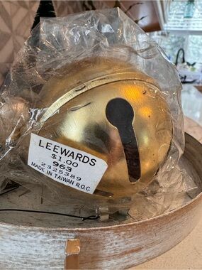 VTG Leewards Large Gold Jingle Bell Brass Tone Christmas Ornament NIP (NOS)